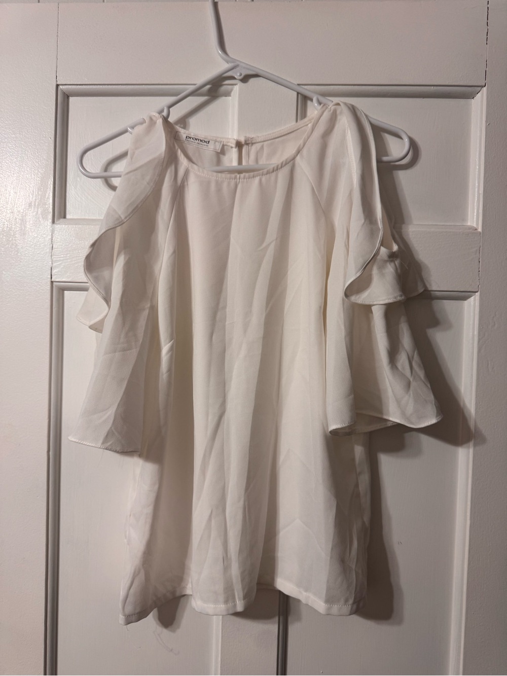Women's Cream Cold-Shoulder Ruffle Blouse